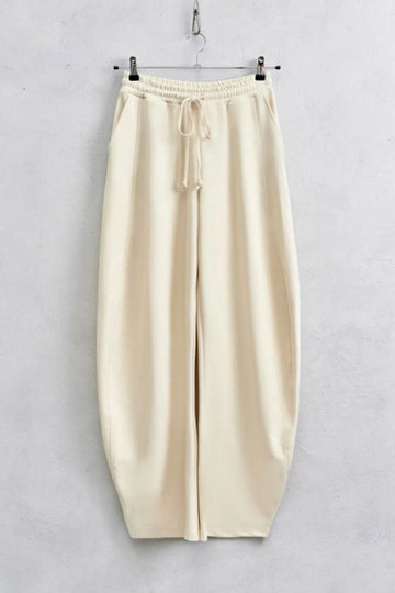 Calça estilo "banana" LUMINA (Pré-venda)