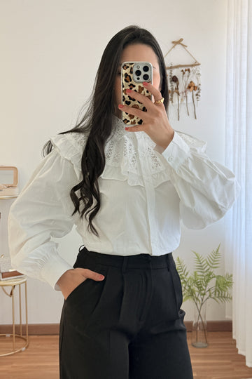 Camisa babados nos ombros