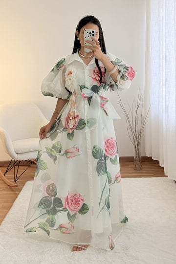 Vestido floral elegante com laço frontal