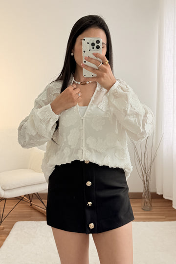 Blusa em organza com bordados florais IVIVI