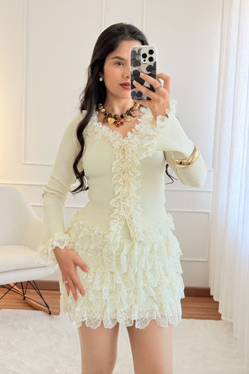 Conjunto de malha com renda e babados
