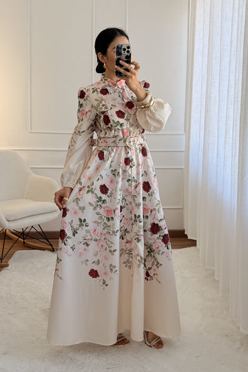 Vestido comprido padrão rosa