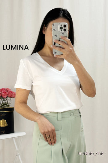 T-shirt decote em V LUMINA