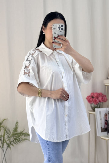 Camisa renda ombro