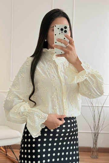 Blusa de renda bordada DROLE DE COPINE