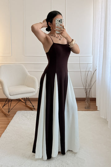 Vestido recortes contrastantes