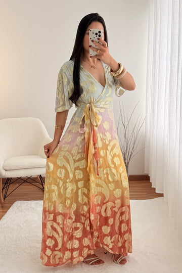 Vestido brilho dourado