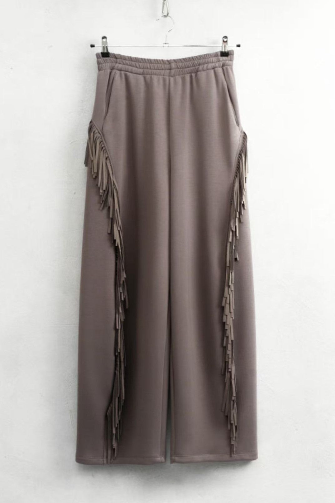 Calça jogger com franjas LUMINA