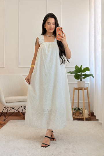 Vestido em bordado inglês