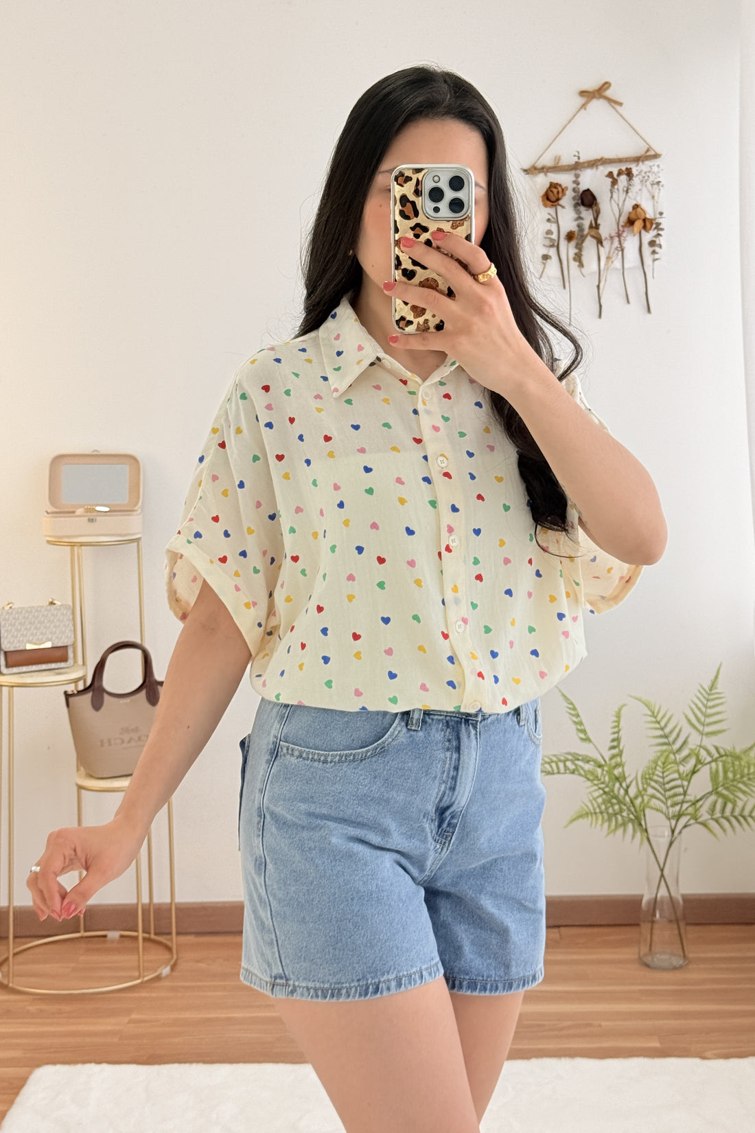 Blusa estampa de corações coloridos