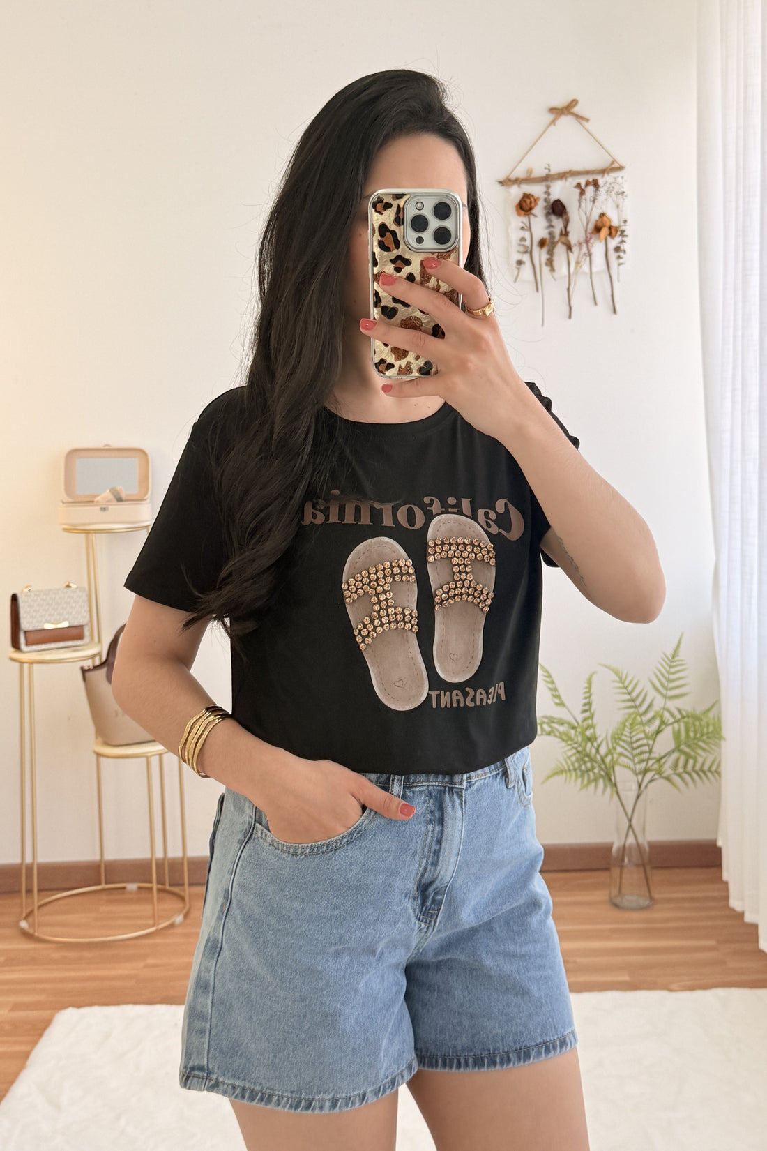 T-shirt estampa chinelo