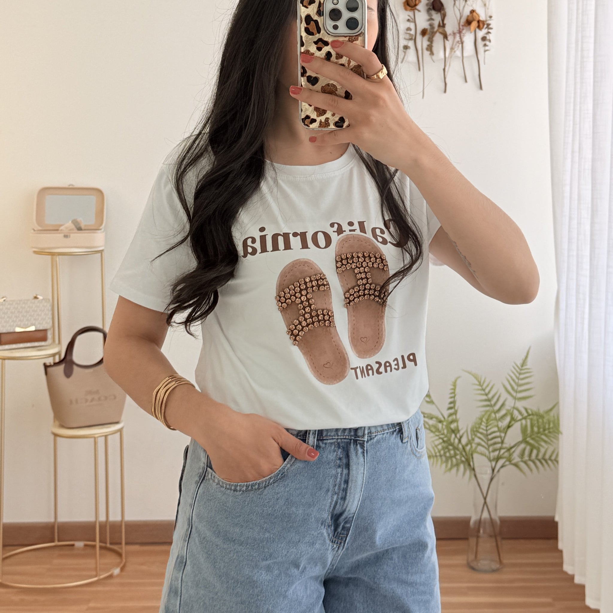 T-shirt estampa chinelo