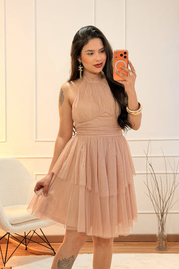 Vestido em Tule com Cintura Marcada