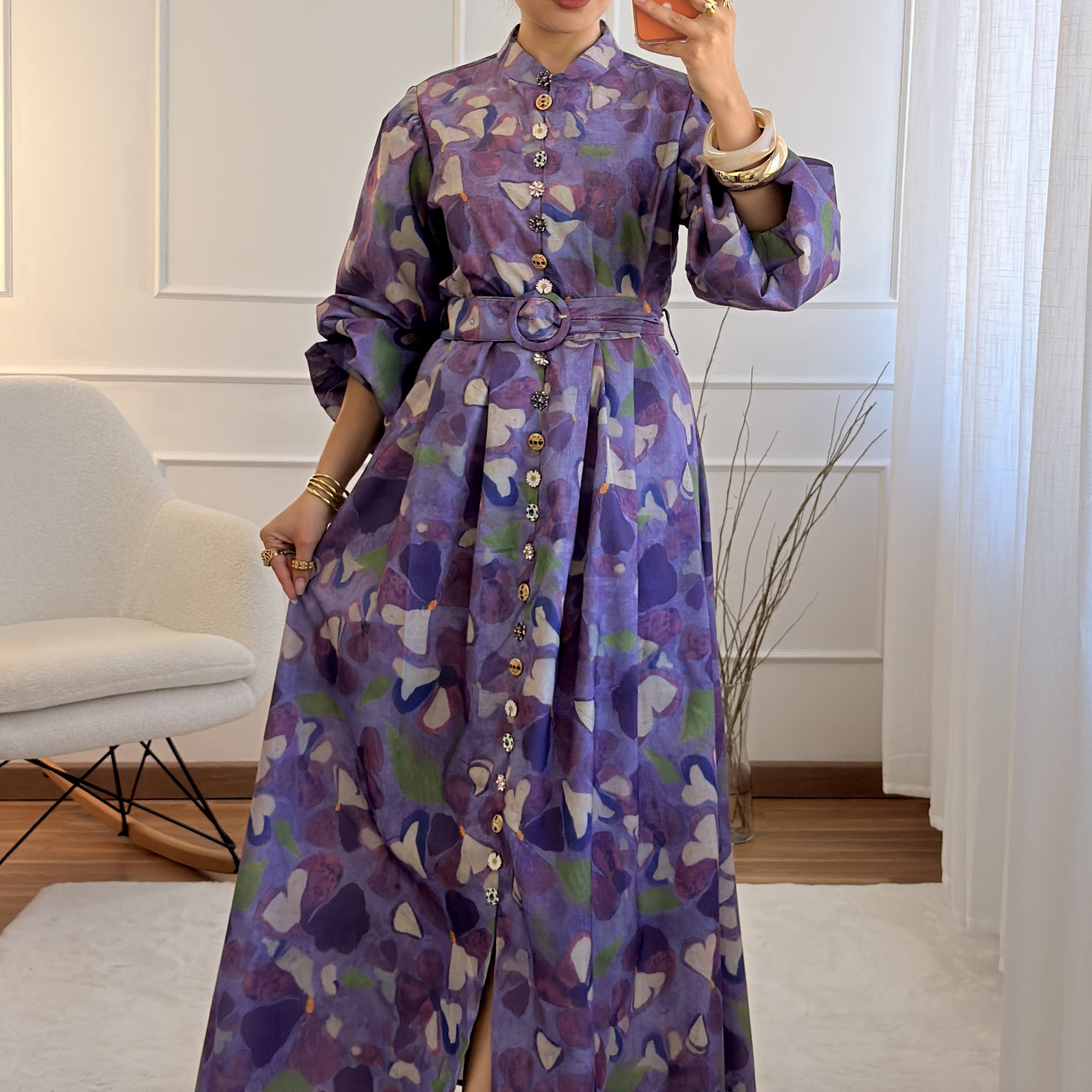 Vestido comprido estampado com cinto