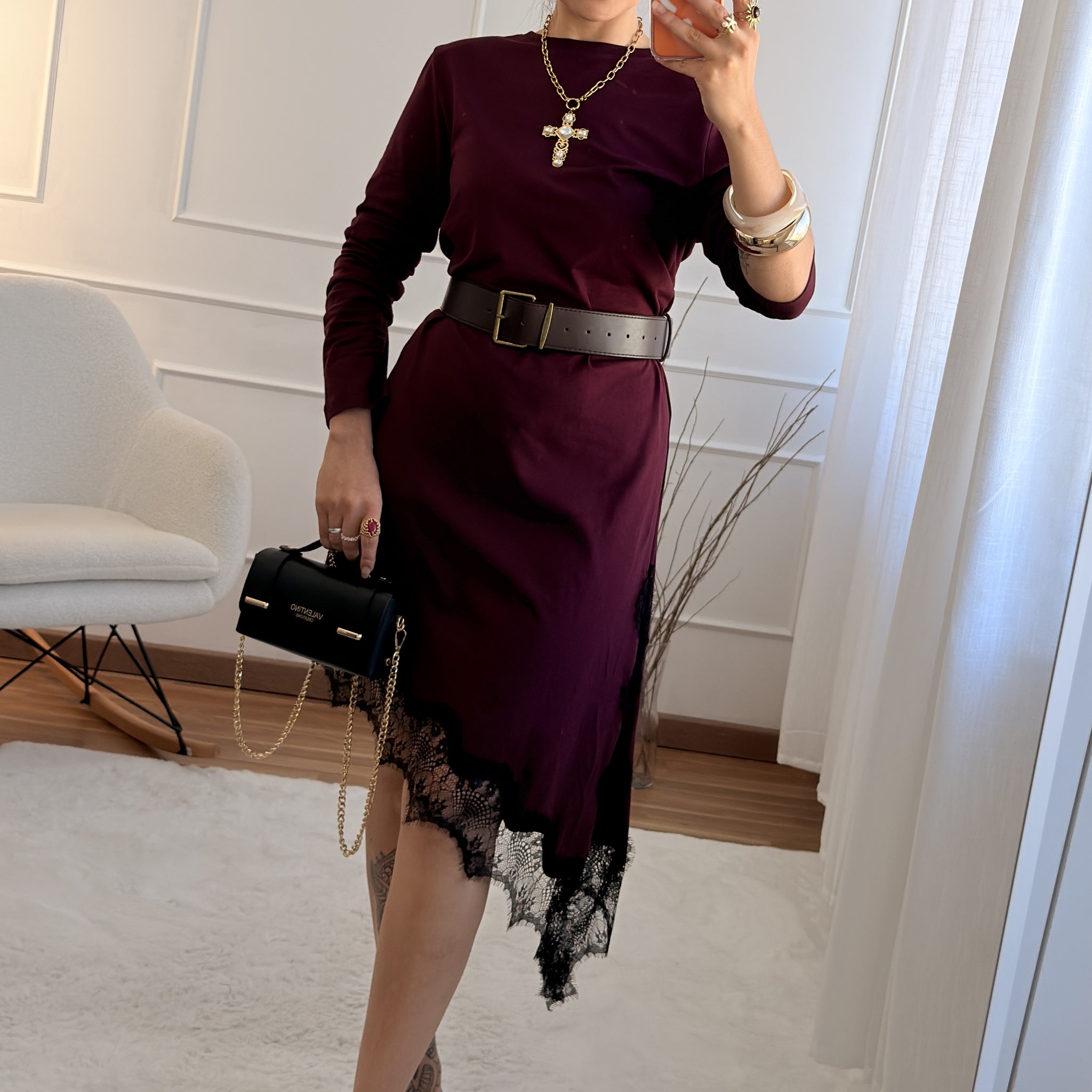 Vestido com barra em renda LUMINA