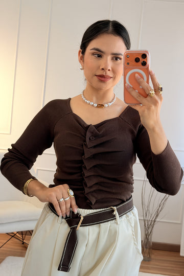 Camisola em malha com detalhe franzido frontal