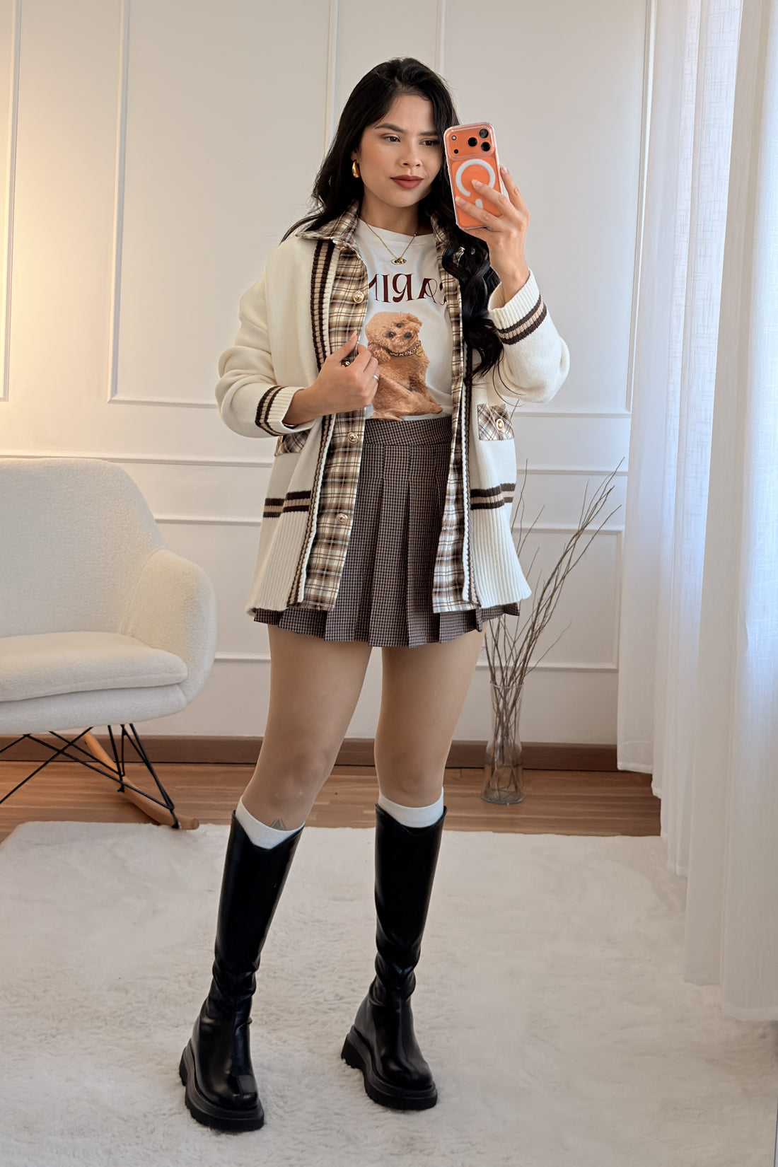 Casaco tricotado com detalhes contrastantes