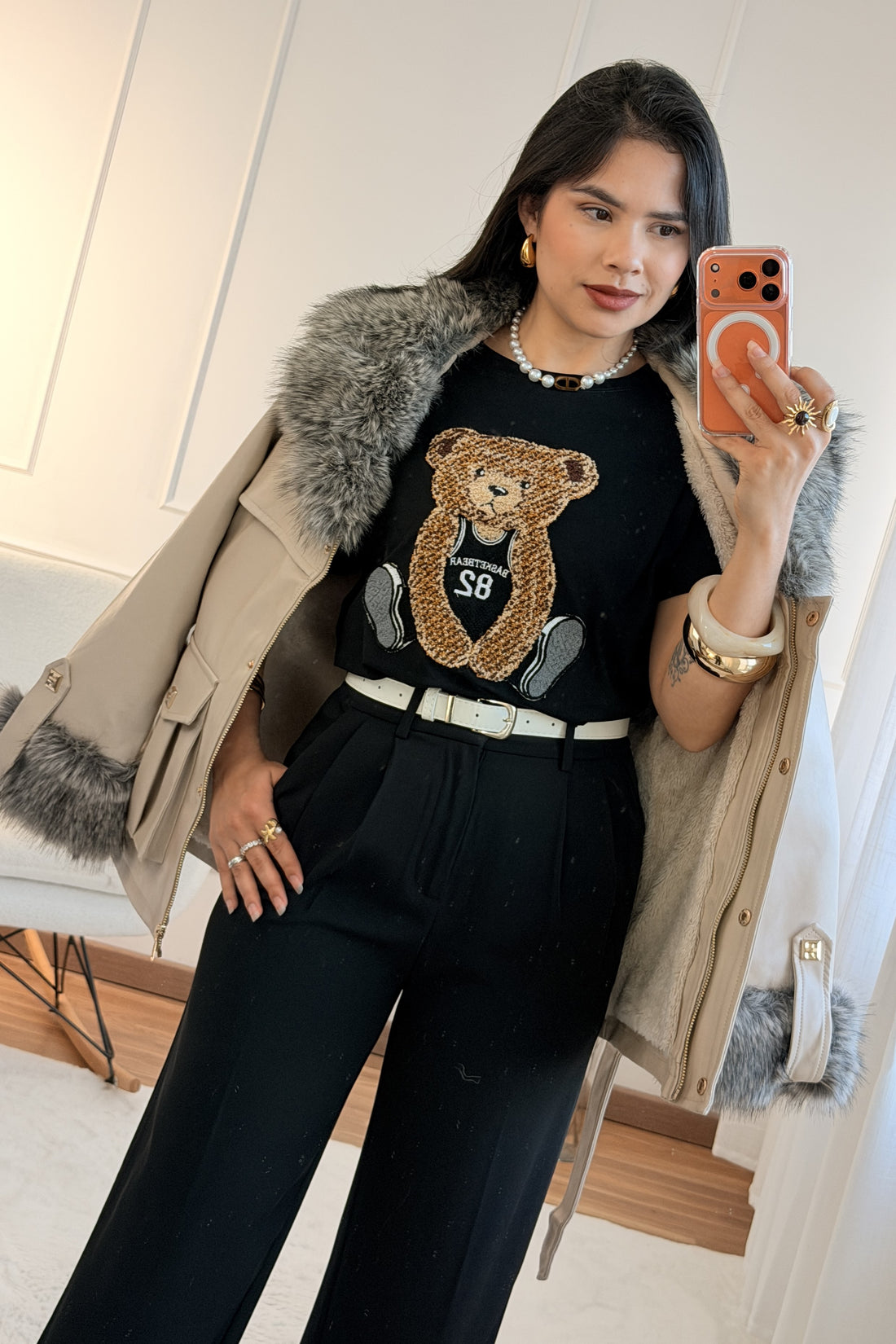 T-shirt com aplicação de urso