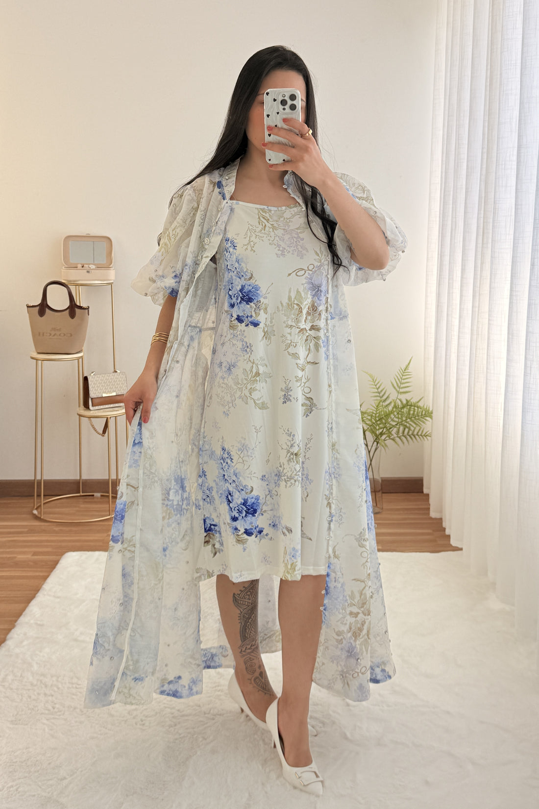 Vestido um top forrado e um cinto