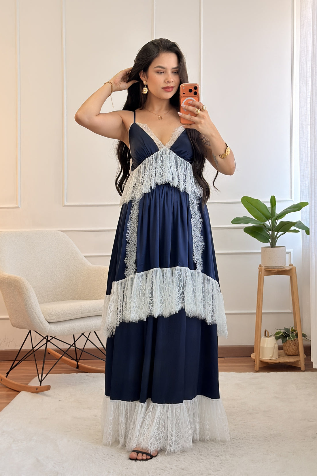 Vestido aplicações de renda