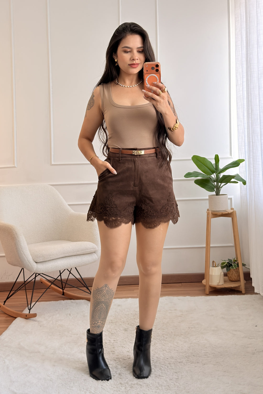 Calção com detalhe em renda na bainha ELLI WHITE - lavishiochiccalçõesELLI WHITE