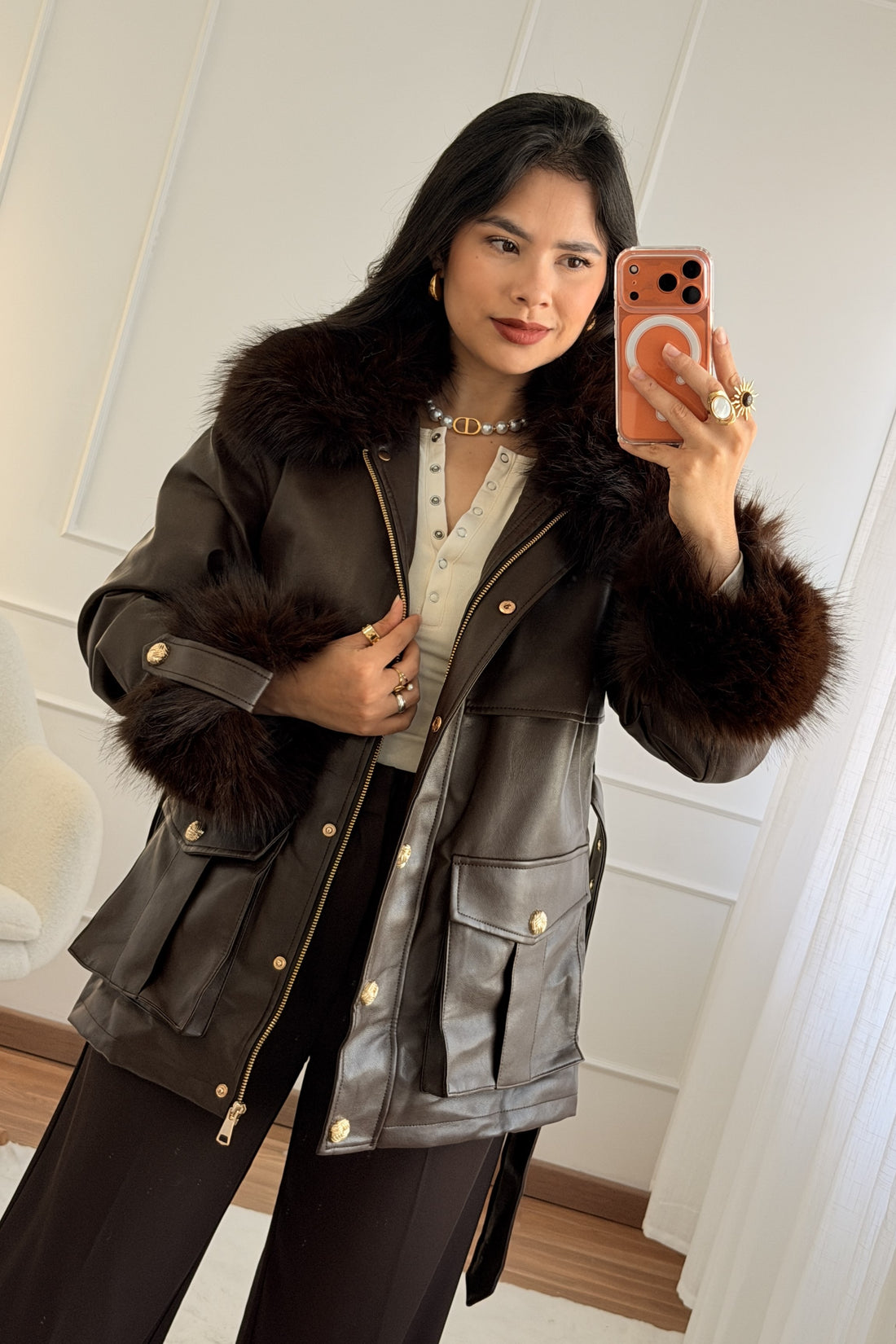 Casaco comprido em napa com pêlo removível