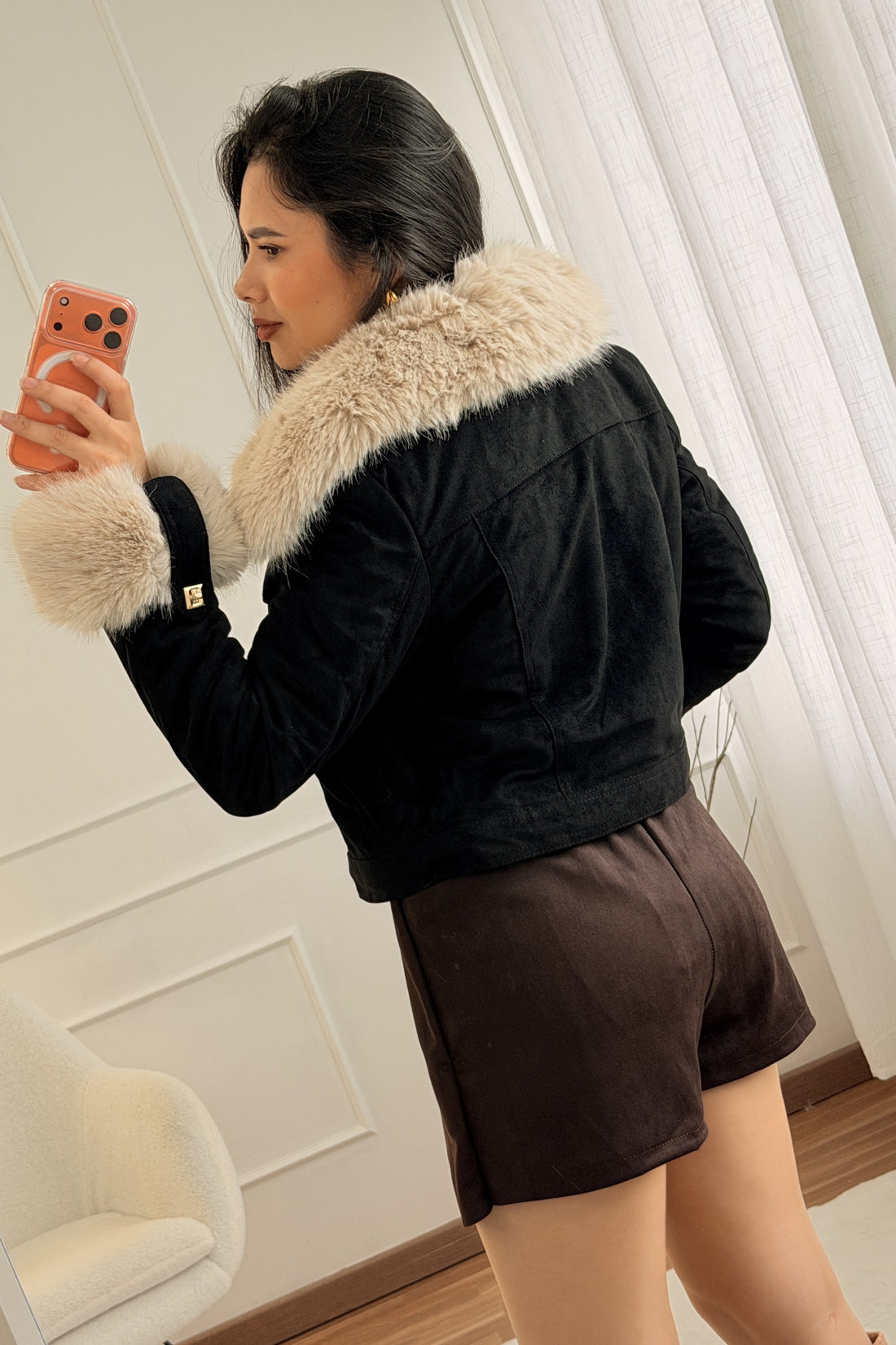 Casaco curto em camurça com pêlo removível FLAMMODE