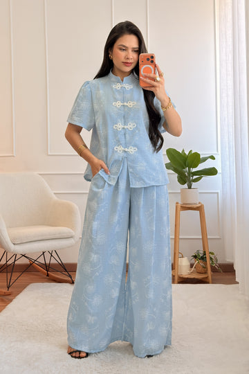 Conjunto bordado de camisa e calça