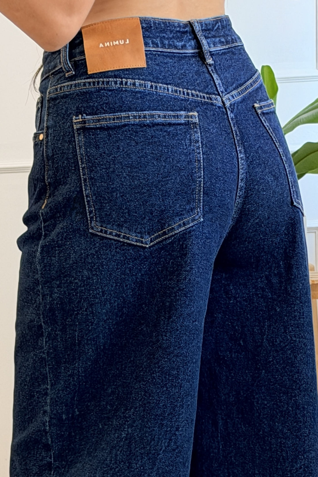 Calça de ganga largas com detalhe desfiado LUMINA