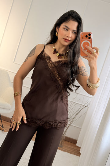 Top assimétrico com renda