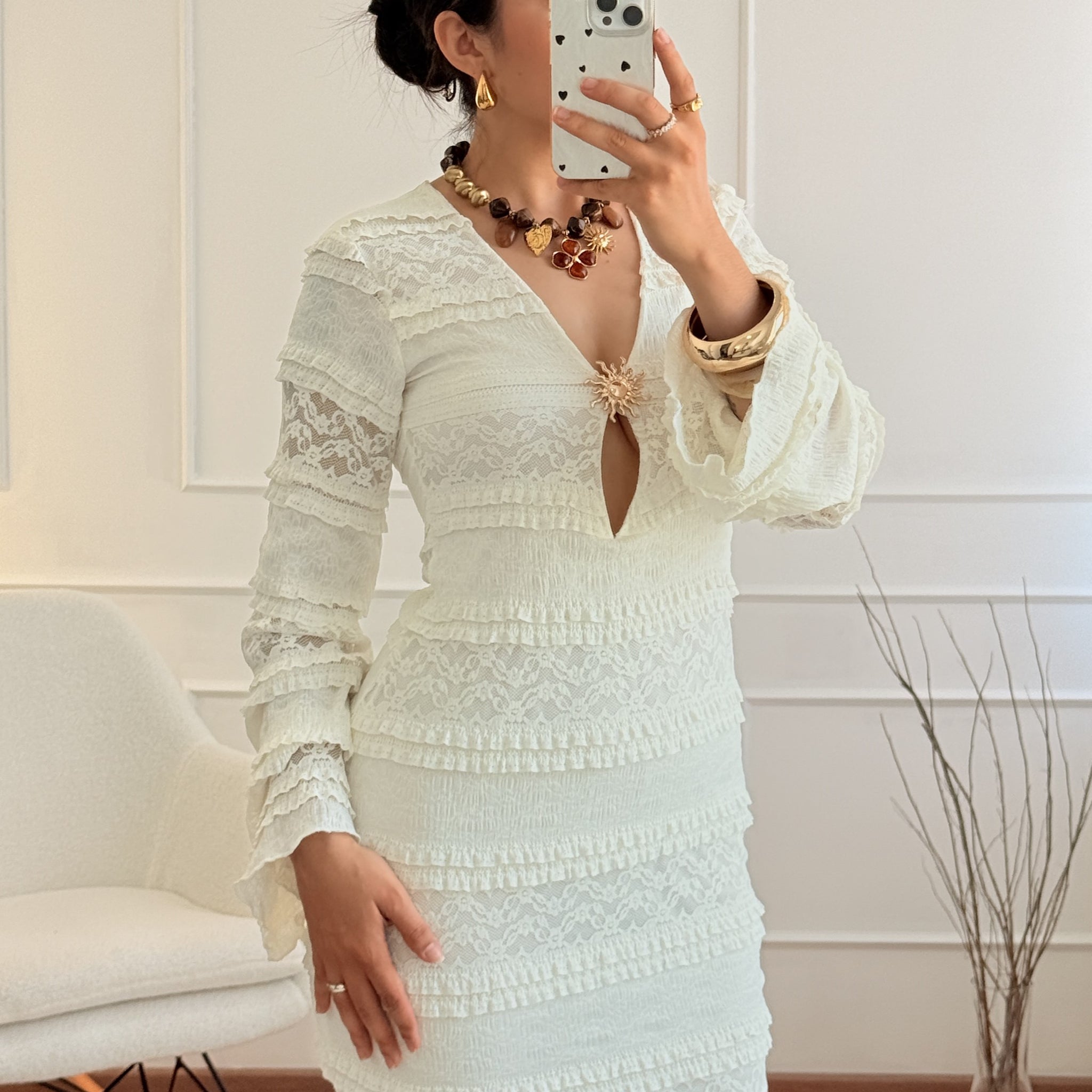 Vestido curto de renda AZAKA