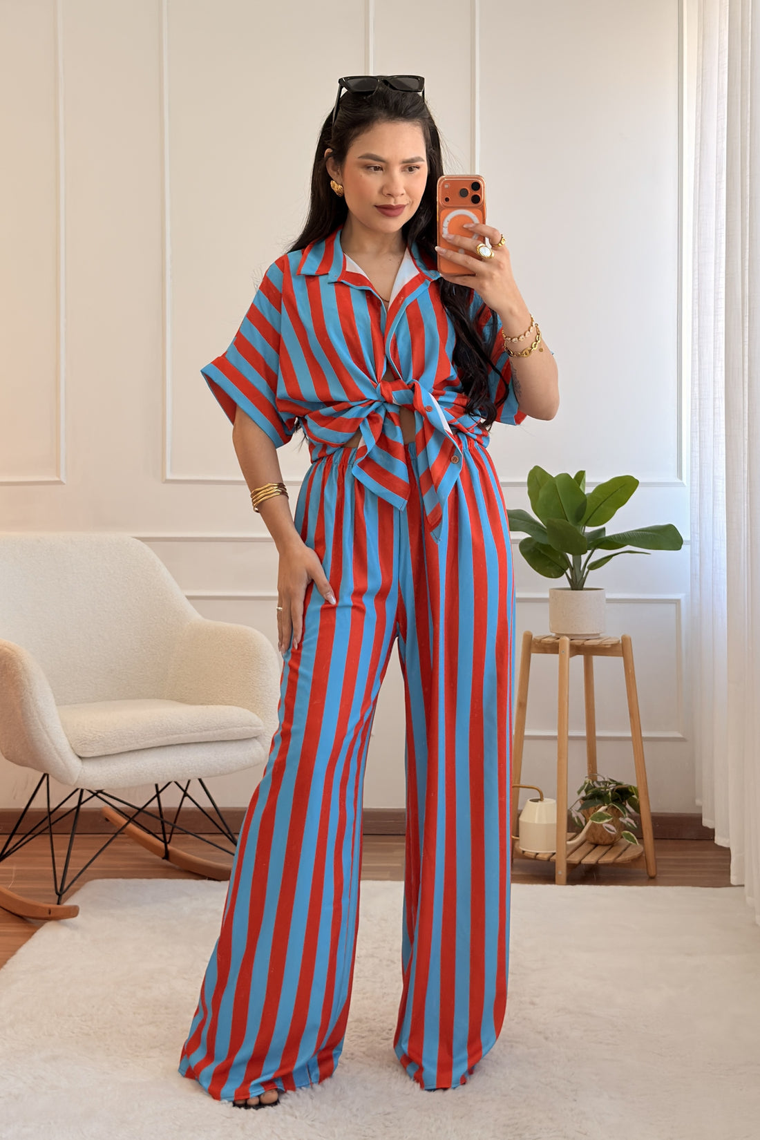 Conjunto fluido às riscas com camisa e calça - lavishiochicconjuntolavishiochic