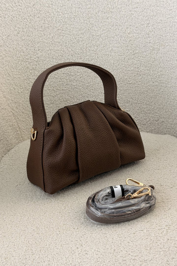 Bolsa de mão plissada
