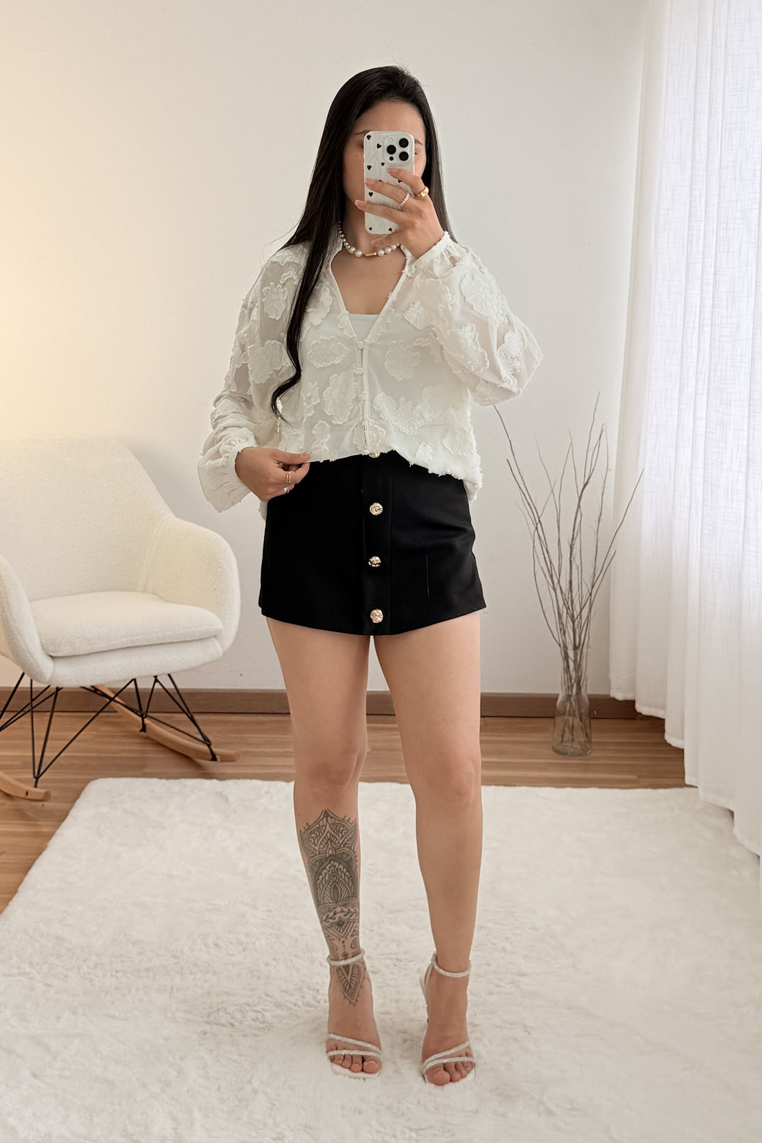 Blusa em organza com bordados florais IVIVI