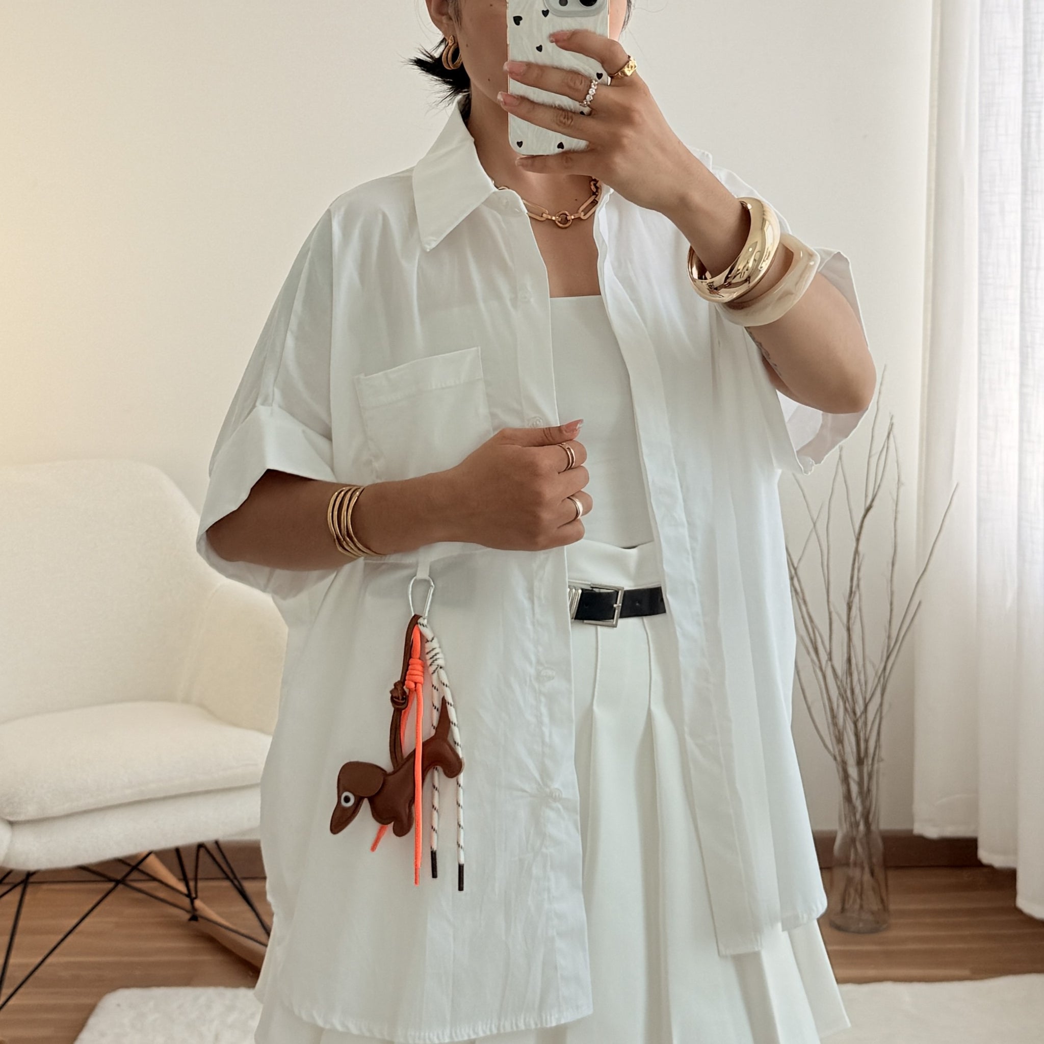 Camisa com acessório de cão