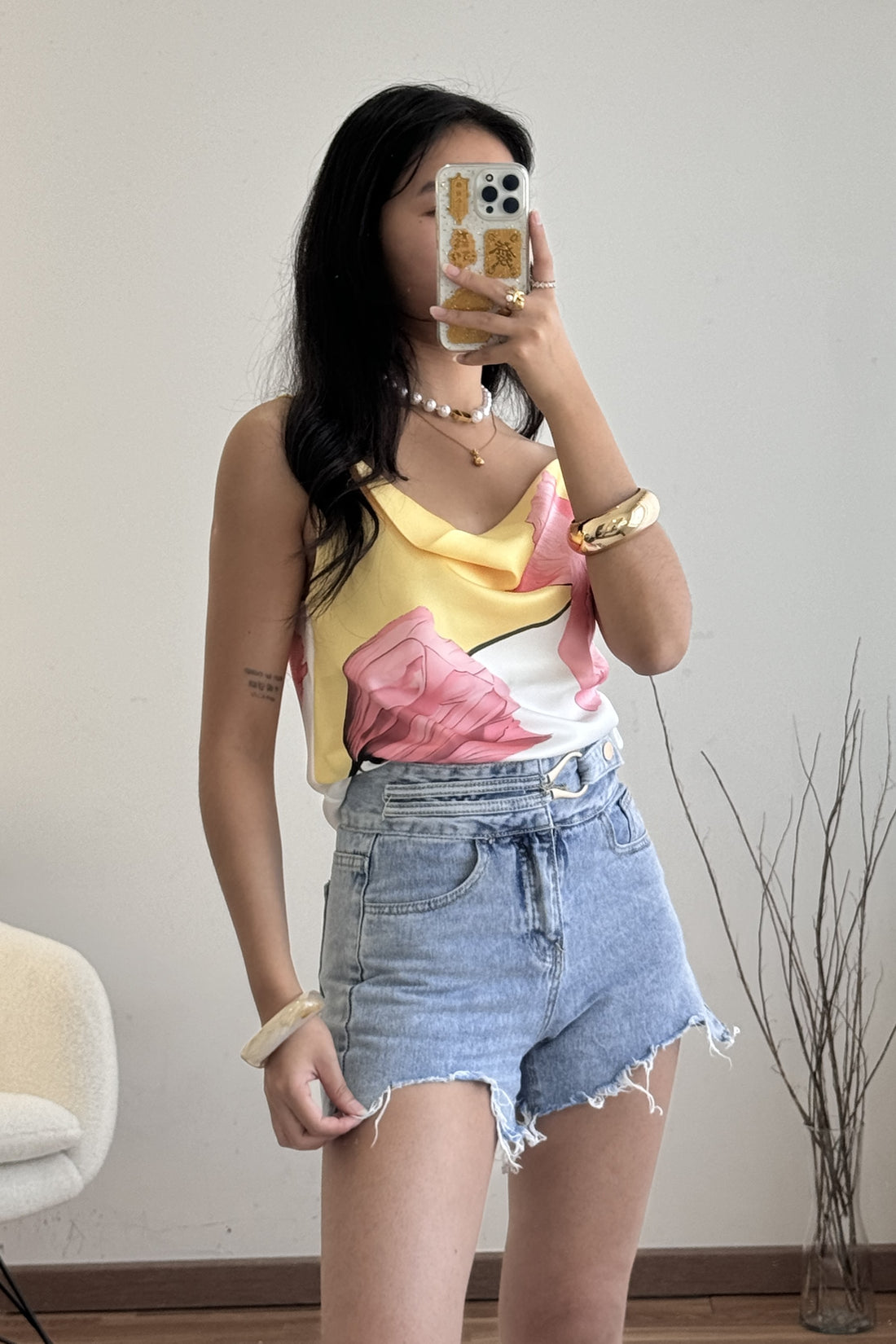 Look leve de verão com um toque floral