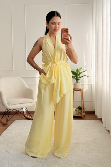 Conjunto colete assimétrica e calça