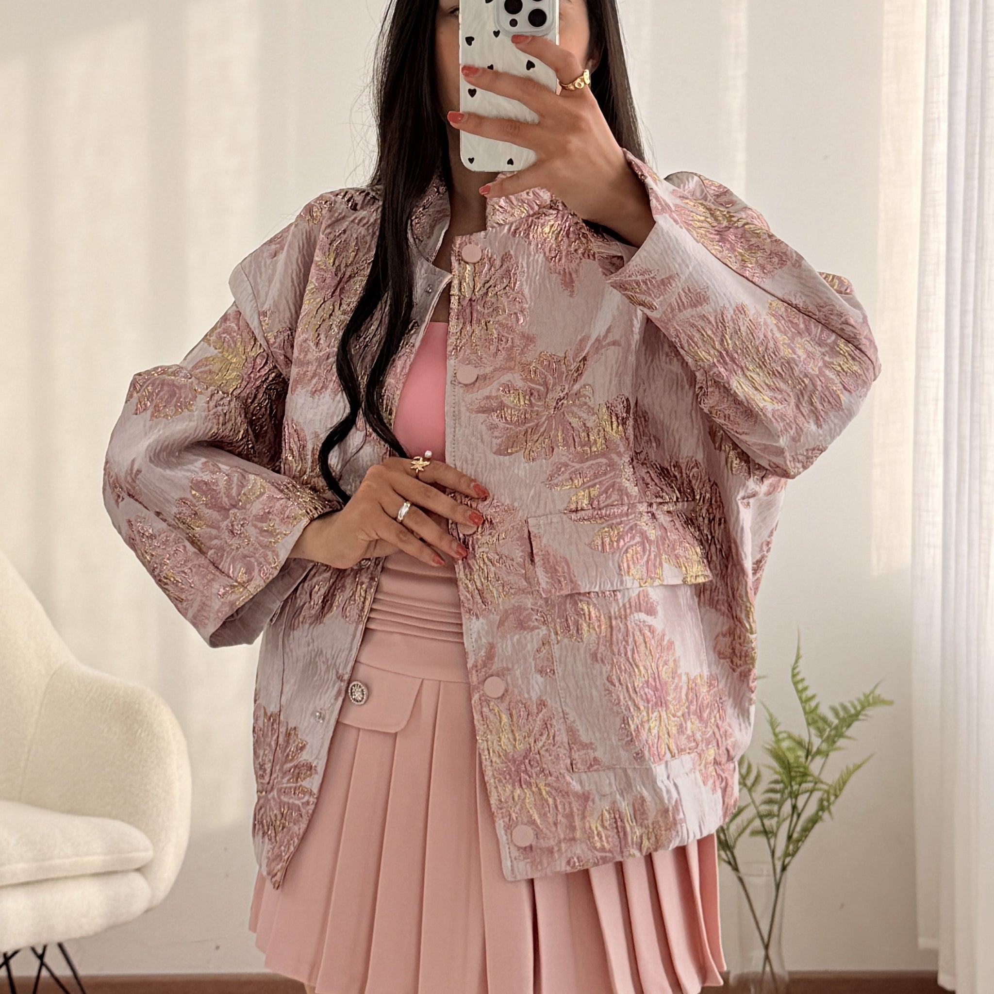 Abrigo con textura floral IVIVI