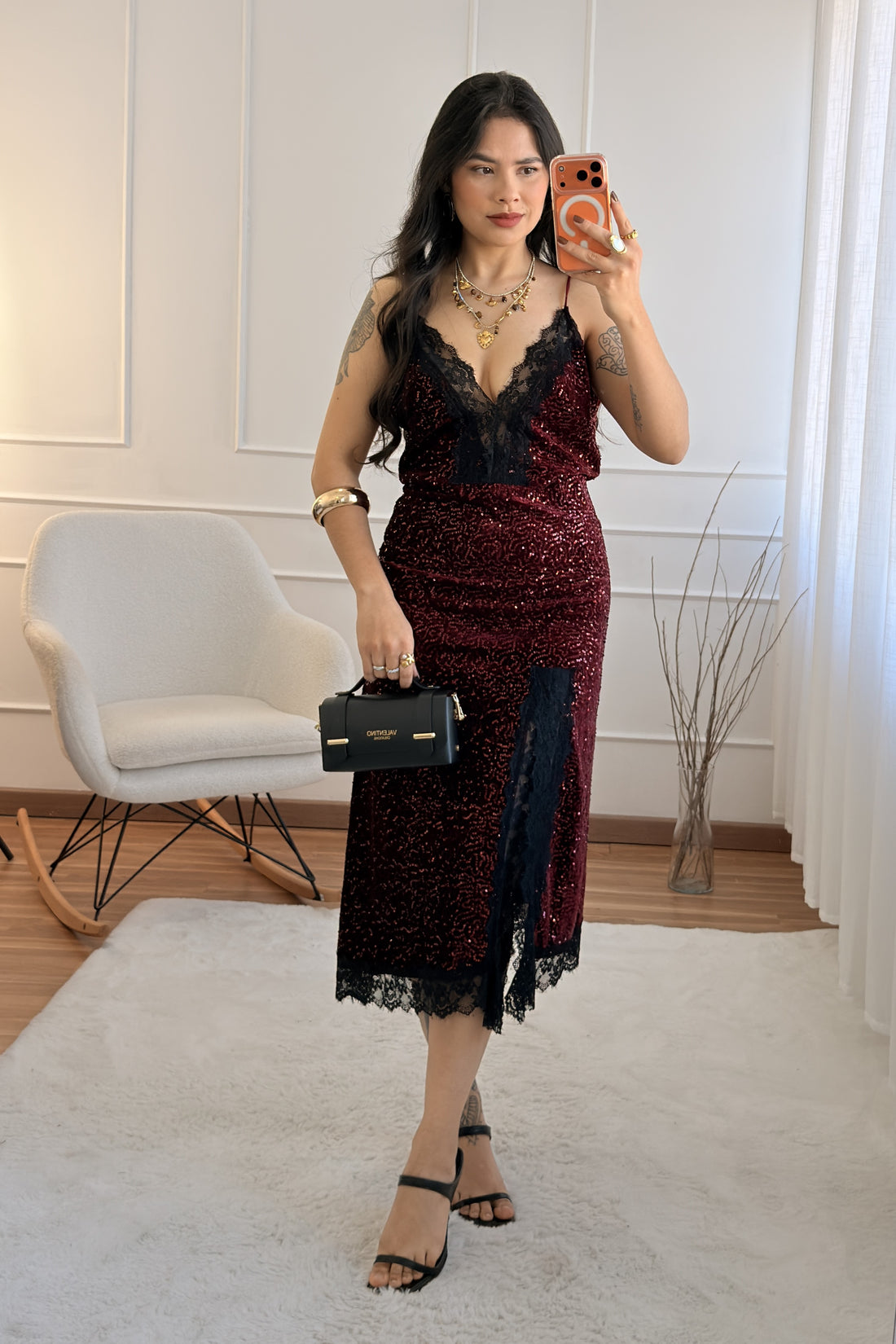 Vestido de lantejoulas com renda