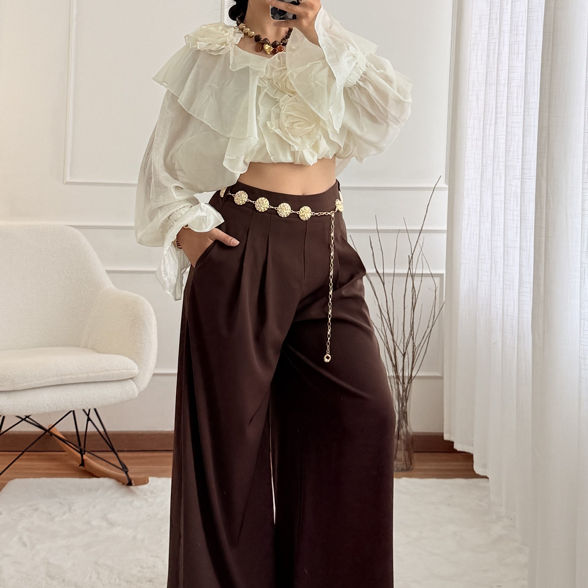 Calça com cinto metálico ELLI WHITE
