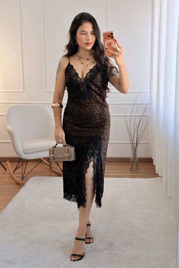 Vestido de lantejoulas com renda