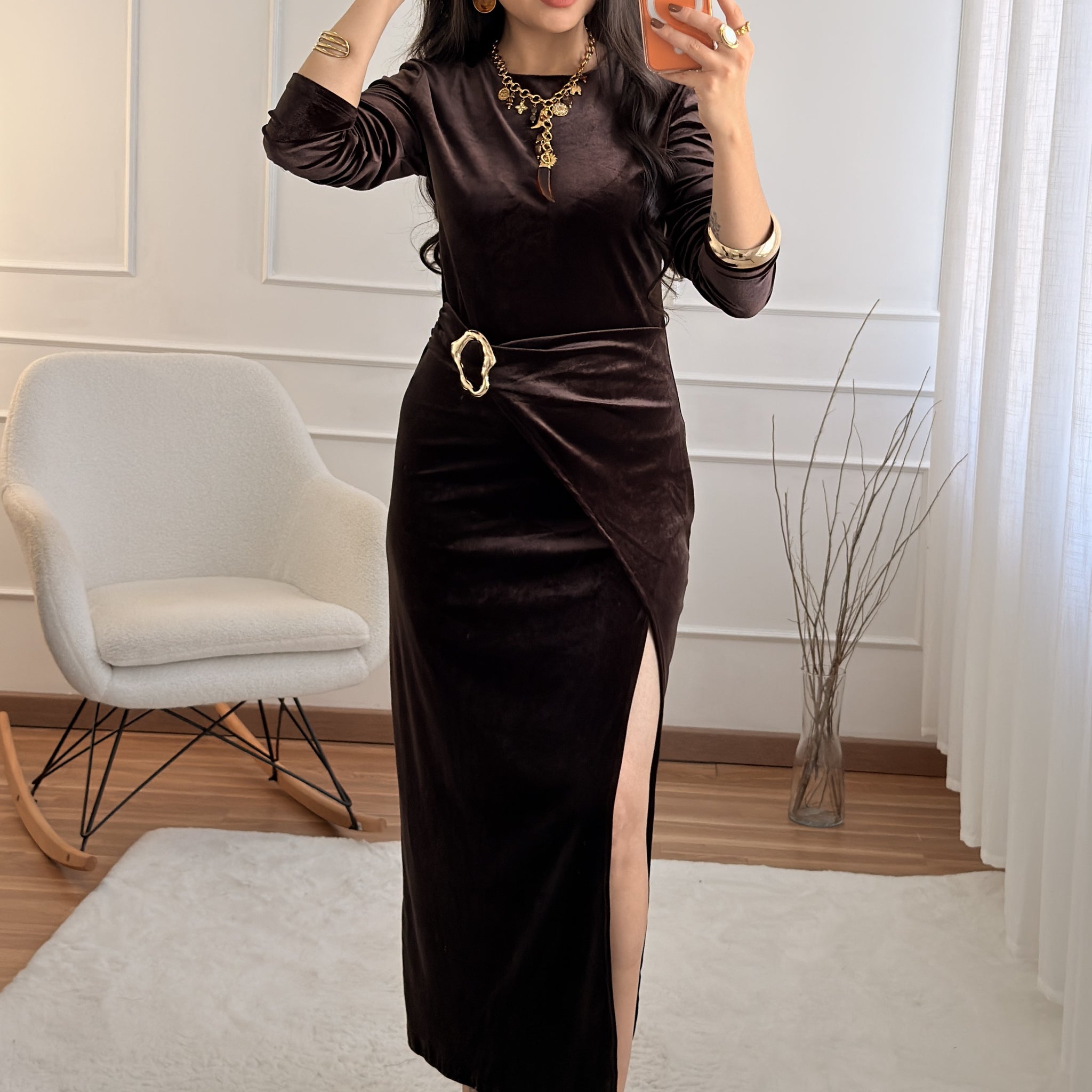 Vestido veludo com fenda lateral