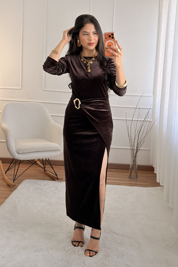 Vestido veludo com fenda lateral