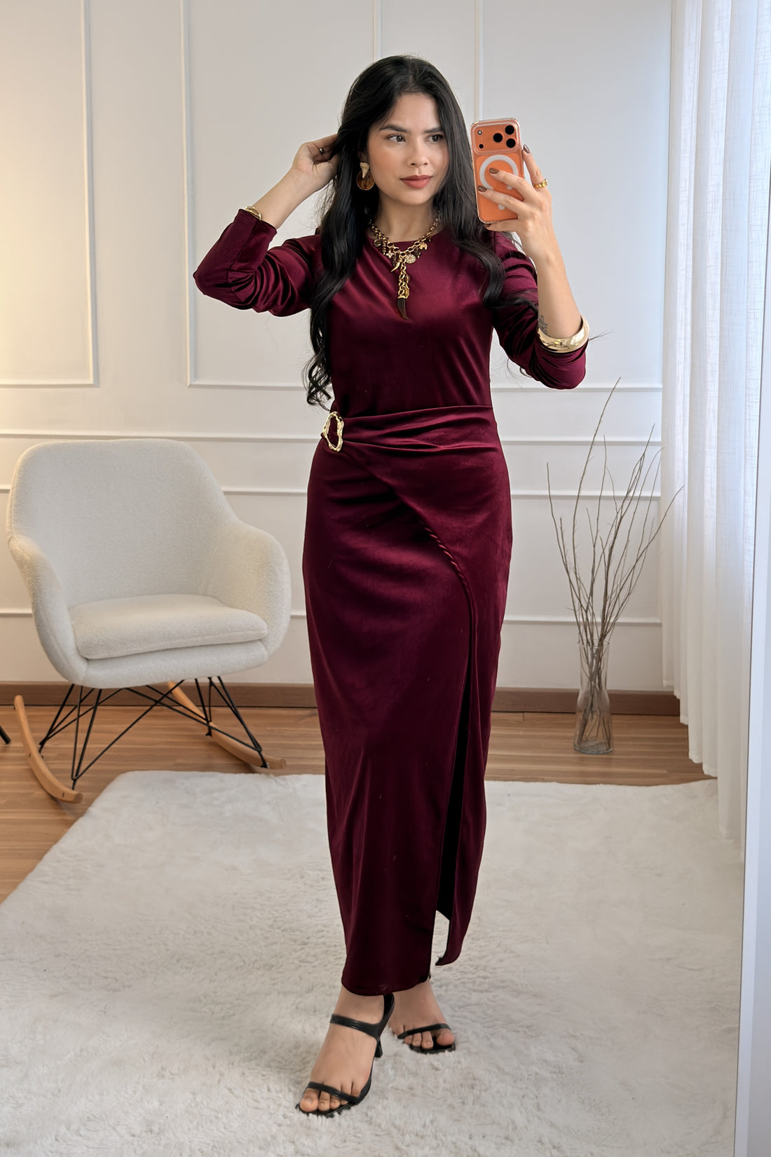 Vestido veludo com fenda lateral