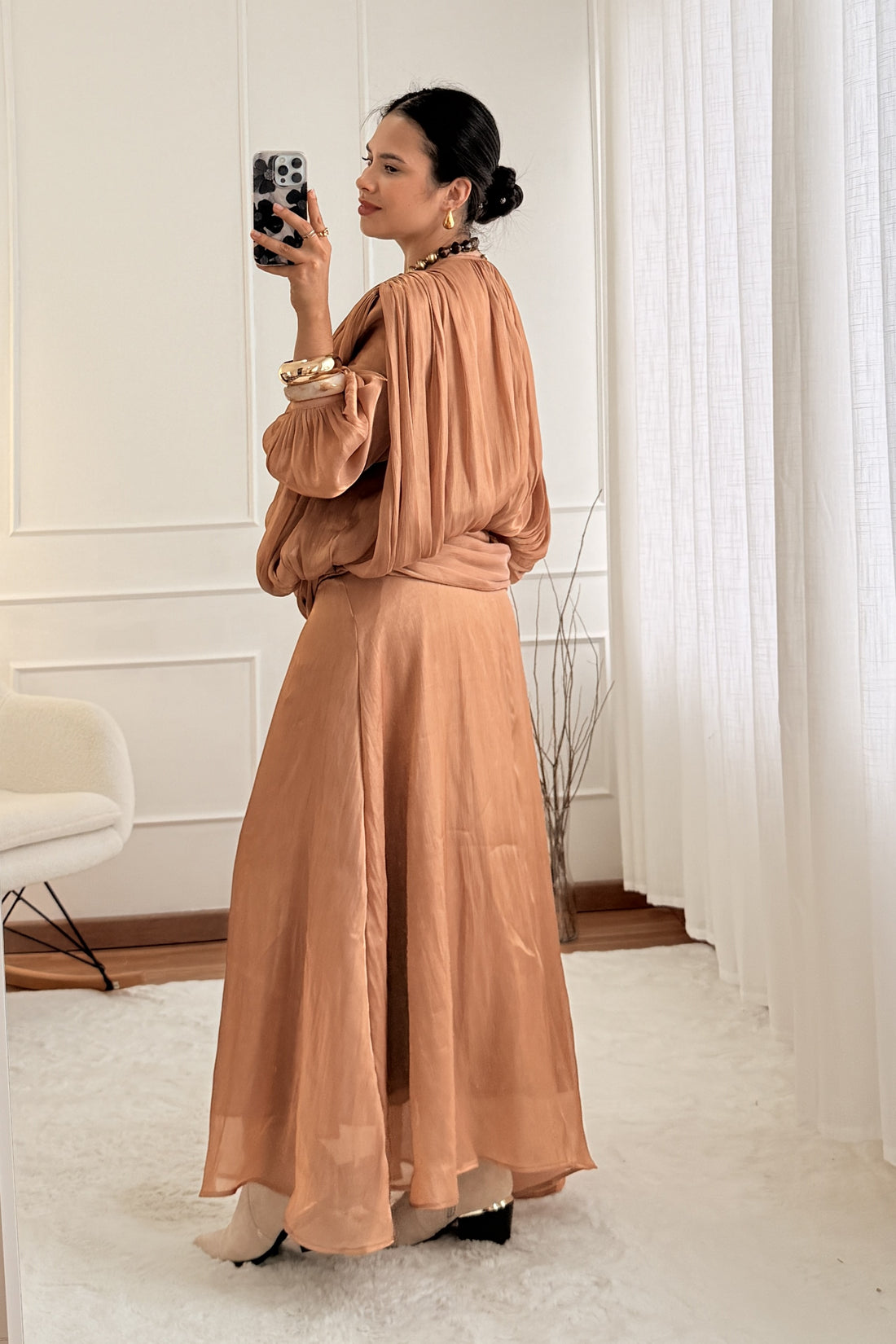 Vestido comprido fluido com manga ampla