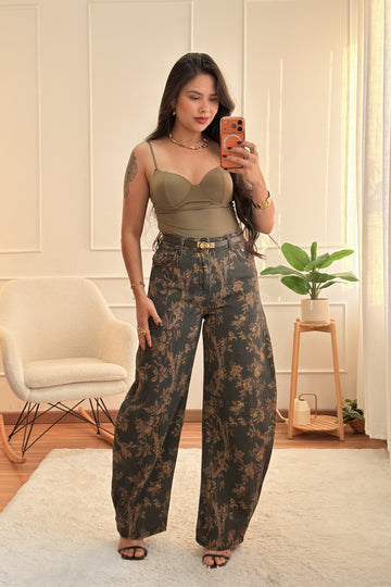 Calça wide leg de ganga com estampado floral dourado MOCHY