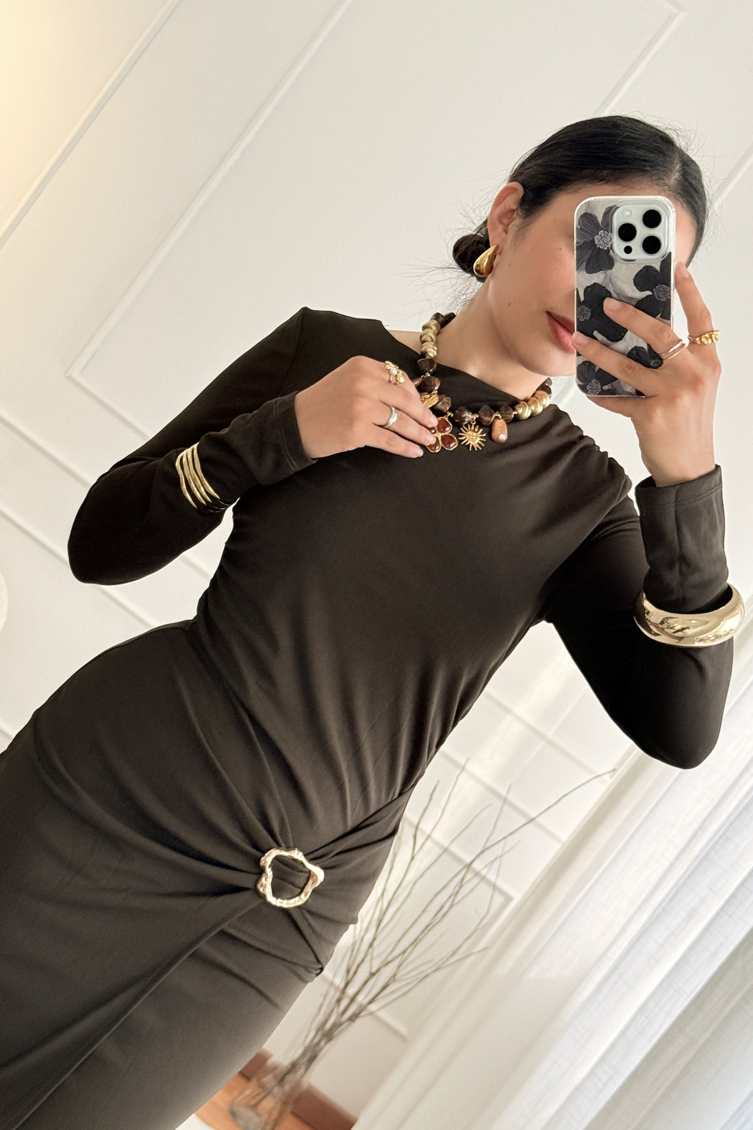 Vestido bordô com fivela