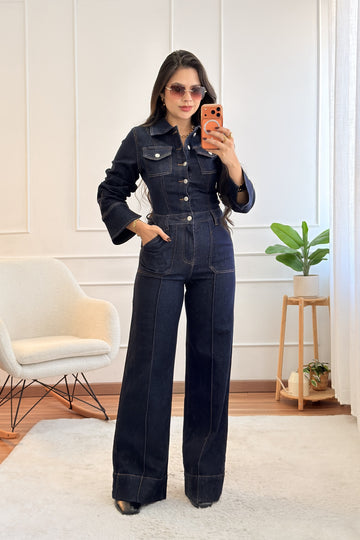 Macacão de ganga com cintura marcada e pernas wide leg