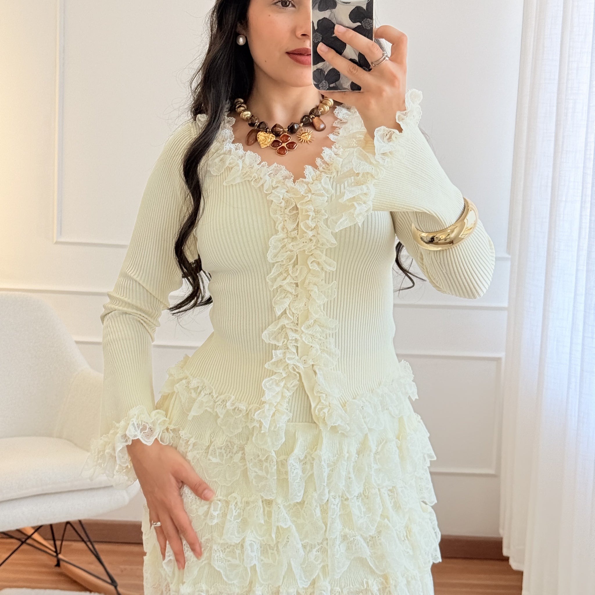 Conjunto de malha com renda e babados