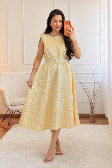 Vestido texturizado com cinto